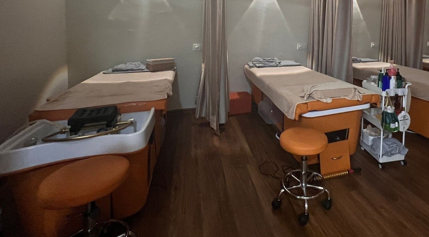 Relaxing spa treatment room at Monve Hair Design, Cheras, Wilayah Persekutuan Kuala Lumpur, MY.