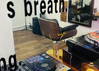 Hola Studio 美容室內設計與音響設備，位於香港島, 香港島, HK。