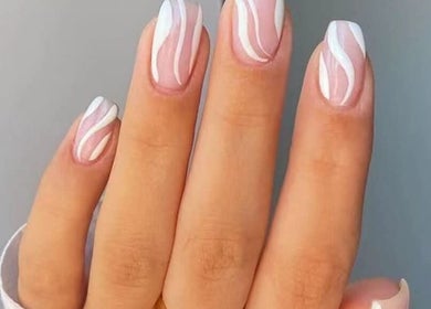 Móng tay nghệ thuật với thiết kế sóng tại demo nail, Hà Nội, Hà Nội, VN.