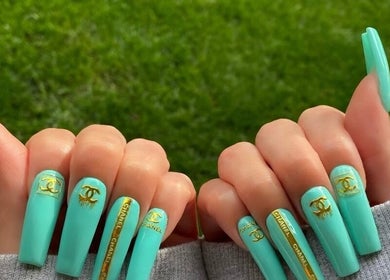 Móng tay xanh ngọc tại Demo Nail, Hà Nội, Hà Nội, VN, thiết kế sang trọng và độc đáo.