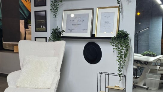 Brow Addiction Aesthetics