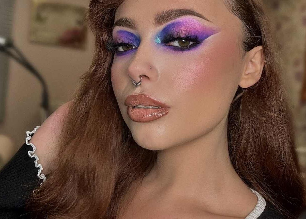 Bold eye makeup at Poppy’s Make Up & Beauty Bar, Redditch, England, GB showcasing vibrant artistry.