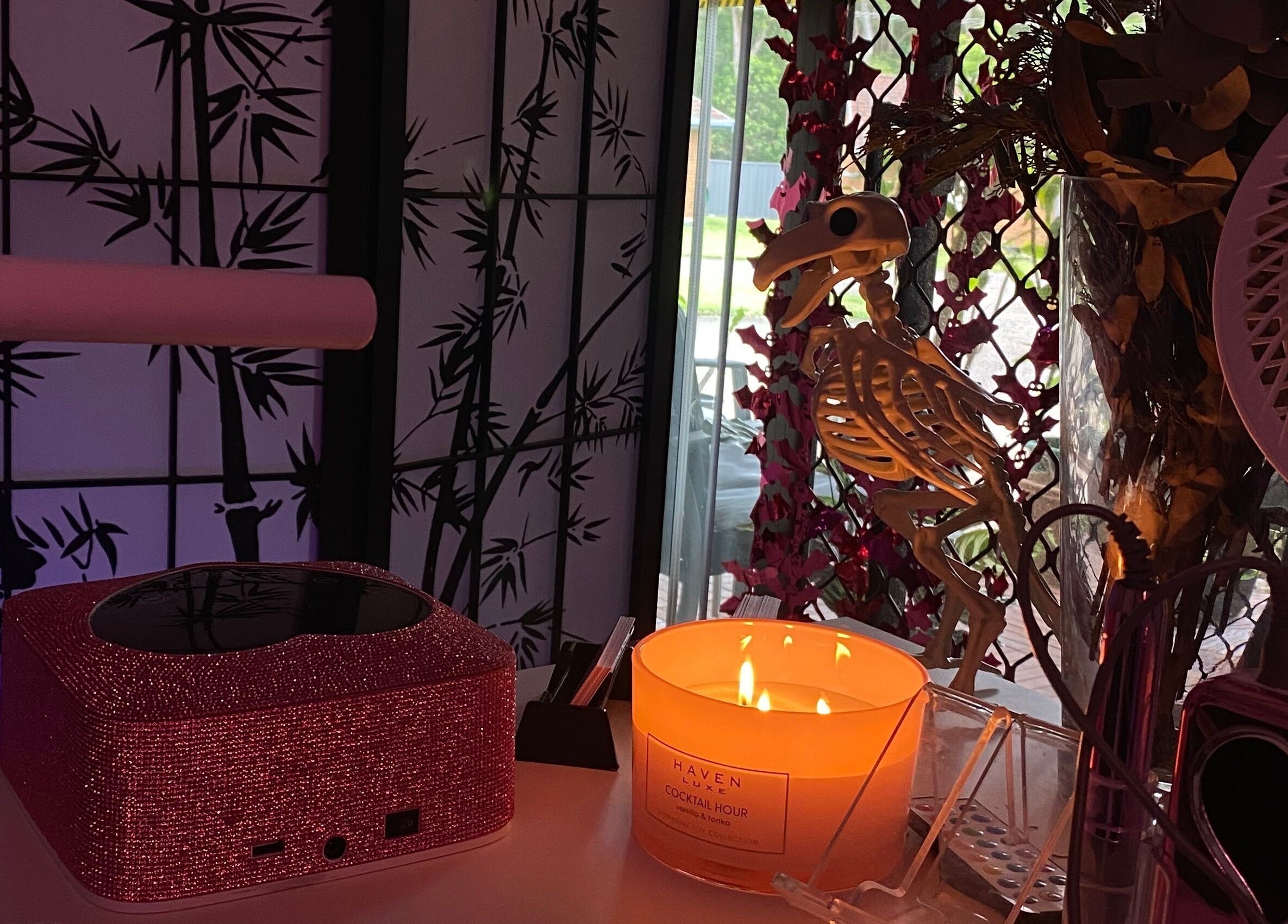 Relaxing candlelit room at Pretty In Paradise Beauty, Toormina, New South Wales, AU with elegant decor.