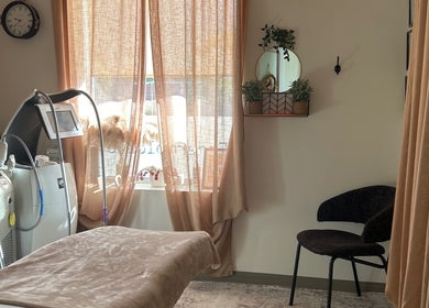 Salle de soins esthétique moderne chez Aphrodite santé et beauté, Trois-Rivières, Québec, CA.