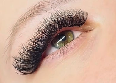 Piękne przedłużone rzęsy w LadyLook Asia Żurawska w Mikołów, Województwo Śląskie, PL.