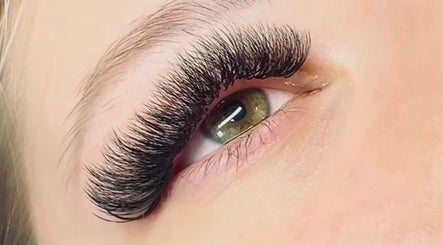 Piękne przedłużone rzęsy w LadyLook Asia Żurawska w Mikołów, Województwo Śląskie, PL.