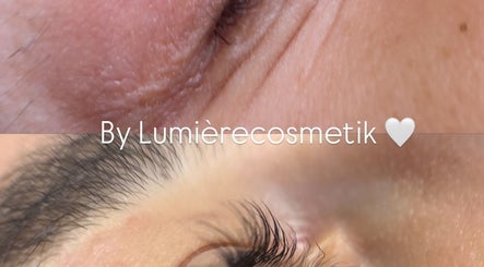 Nahaufnahme eines behandelten Auges bei Lumièrecosmetik, Hechingen, Baden-Württemberg, DE für strahlende Haut.