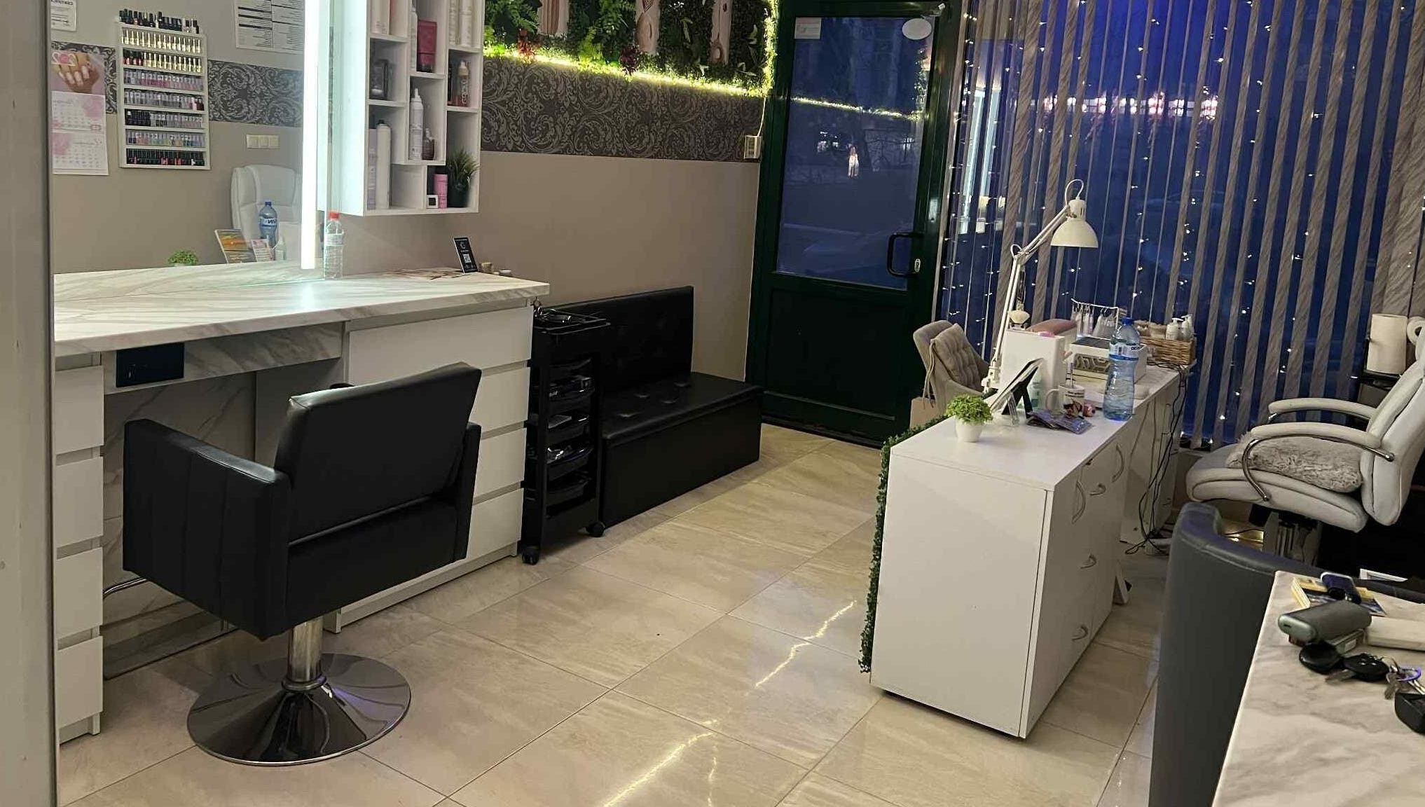 Интериор на Lubo Desire Beauty в София, Област София, BG, създаващ уютна и релаксираща атмосфера.