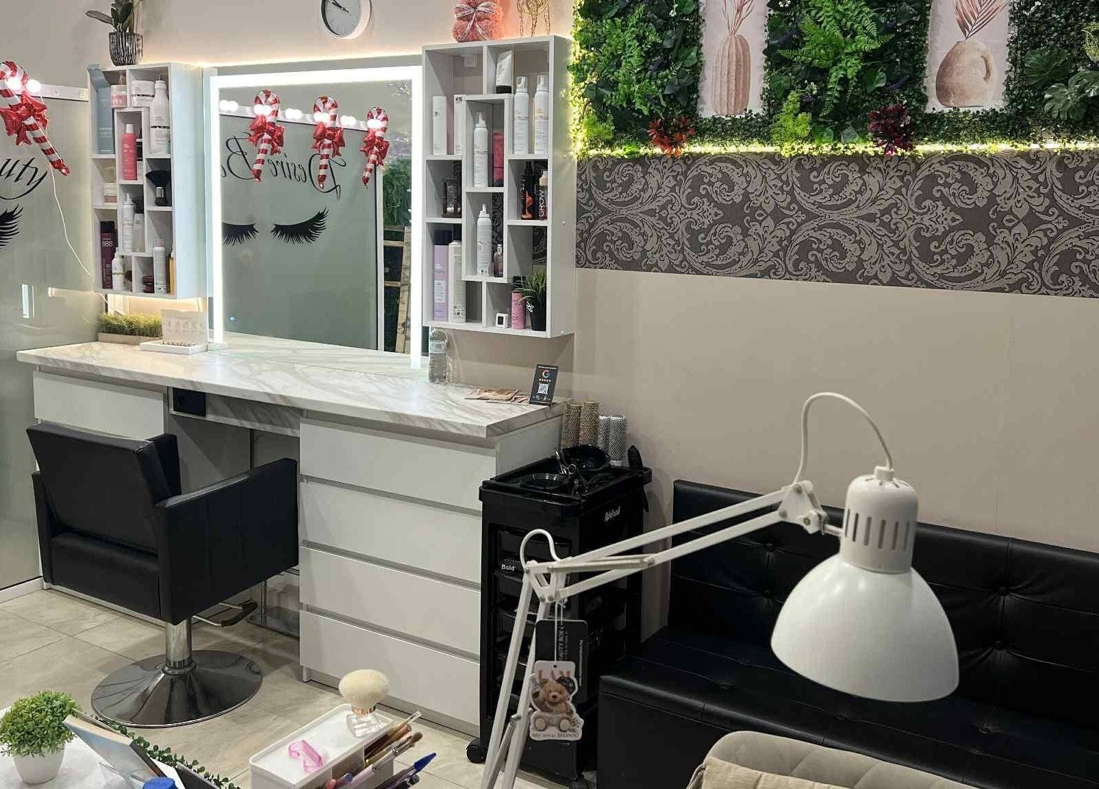 Стилно студио за красота в Lubo Desire Beauty, София, Област София, BG, модерно оборудване и уютен дизайн.