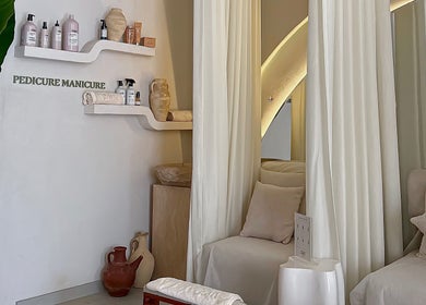 Relaxing pedicure and manicure area at Zan Beauty | زان بيوتي, Riyadh, Riyadh Province, SA showcasing elegant decor.