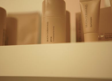 Luxe schoonheidsproducten bij Glow By Ems in Arkel, Zuid-Holland, NL.