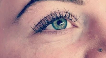 Close-up van prachtig gestileerd oog bij Glow By Ems, Arkel, Zuid-Holland, NL.