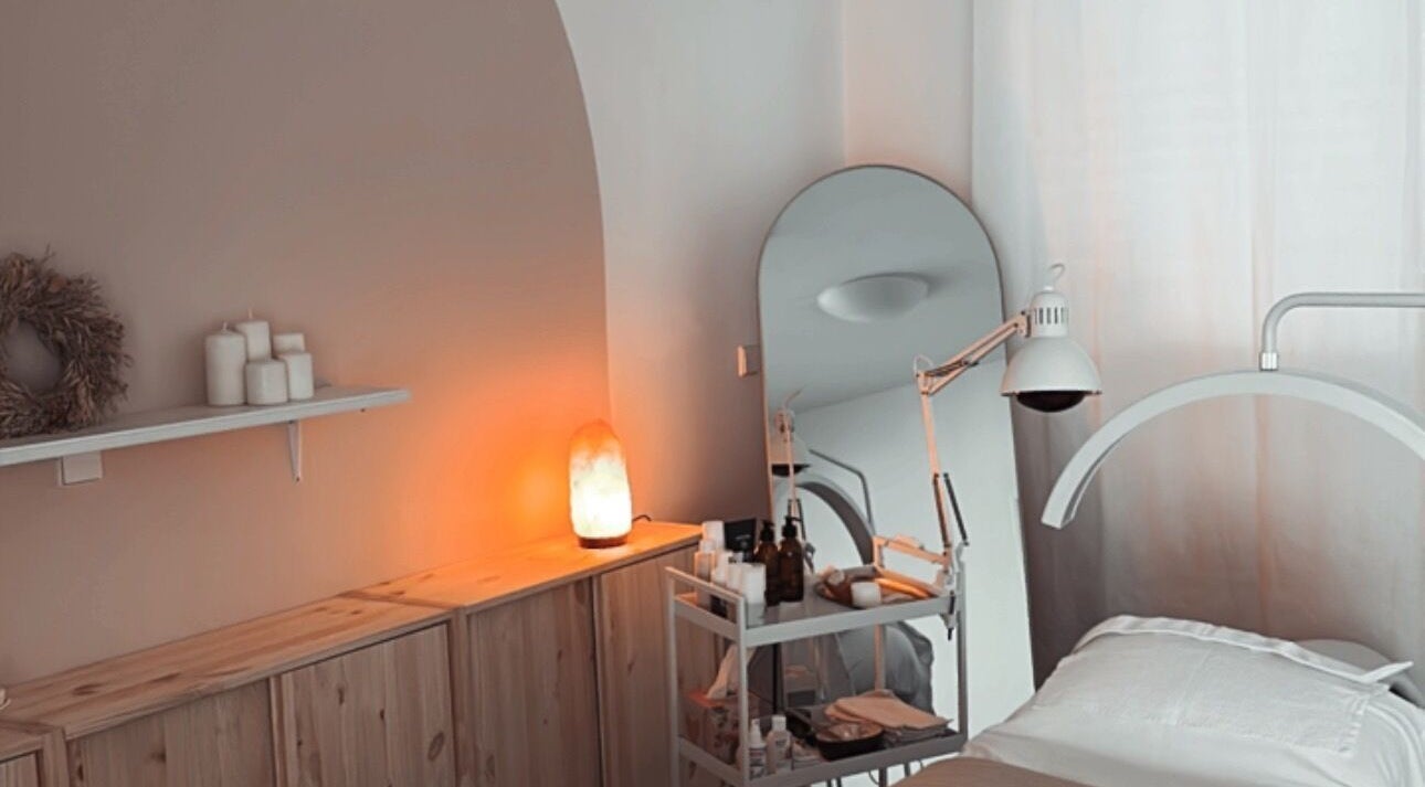 Ruhiger Behandlungsraum bei Die verborgene Schönheit, Bietigheim-Bissingen, Baden-Württemberg, DE.