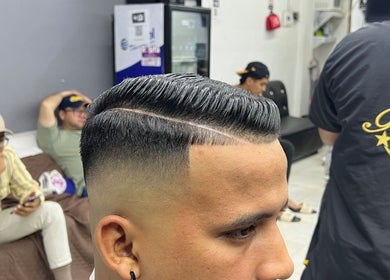 Corte de cabello moderno en Miami v.a barber shop & laso and brow, Barranquilla, Atlántico, CO.
