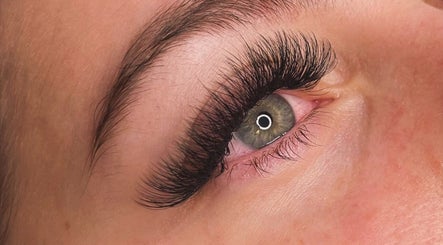 Beautiful lash extension at Eyelash Bar Rovi in Southend-on-sea, England, GB. Expertly crafted for a stunning look.