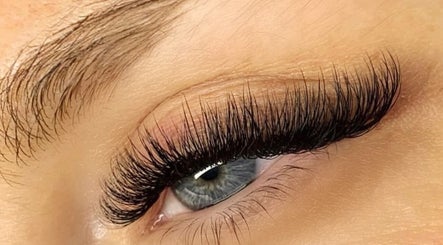 Close-up of flawless eyelash extensions at Eyelash Bar Rovi, Southend-on-sea, England, GB.