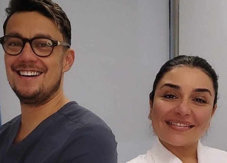 Team smiling at Aesthetic Injector Randa, located in Westmount, Quebec, CA, ready to assist clients.