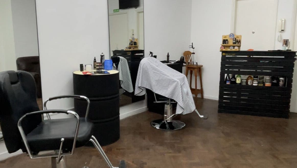 Sala de peluquería moderna en Ottati Studio, Buenos Aires, Ciudad Autónoma De Buenos Aires, AR.