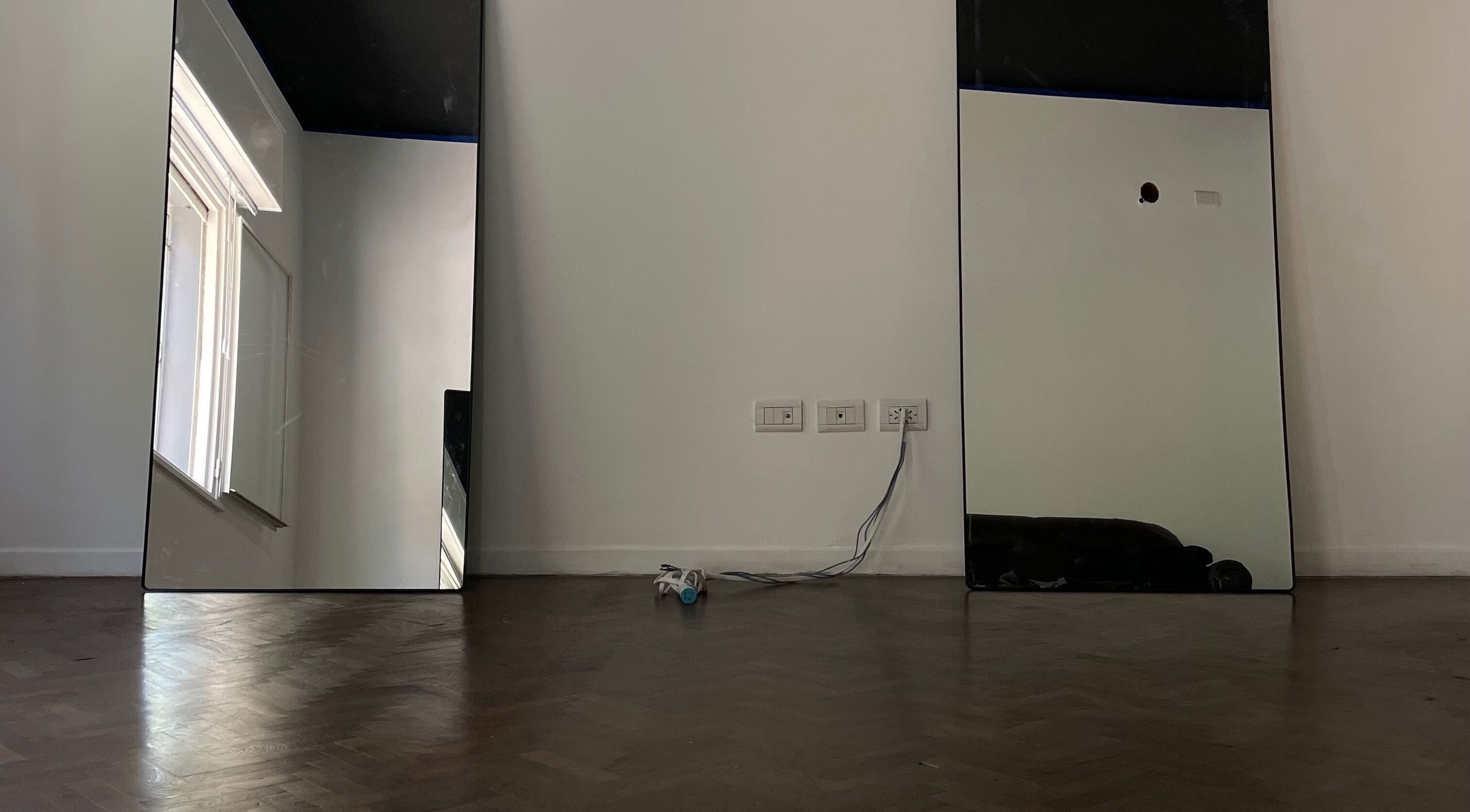 Espejos grandes en Ottati Studio, Buenos Aires, Ciudad Autónoma De Buenos Aires, AR. Reflejos de luz natural.