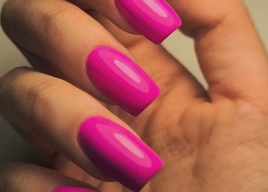Różowe paznokcie w Glam Mani By Klaudia Łyczykowska, Szczecin, Województwo Zachodniopomorskie, PL.