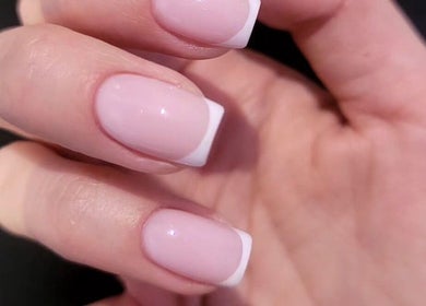 Elegancki manikiur francuski w Glam Mani By Klaudia Łyczykowska, Szczecin, Województwo Zachodniopomorskie, PL