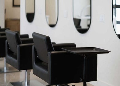 Elegant salon chairs and mirrors at Esthétique & laser Elizabeth Lambert, Mascouche, Québec, CA.