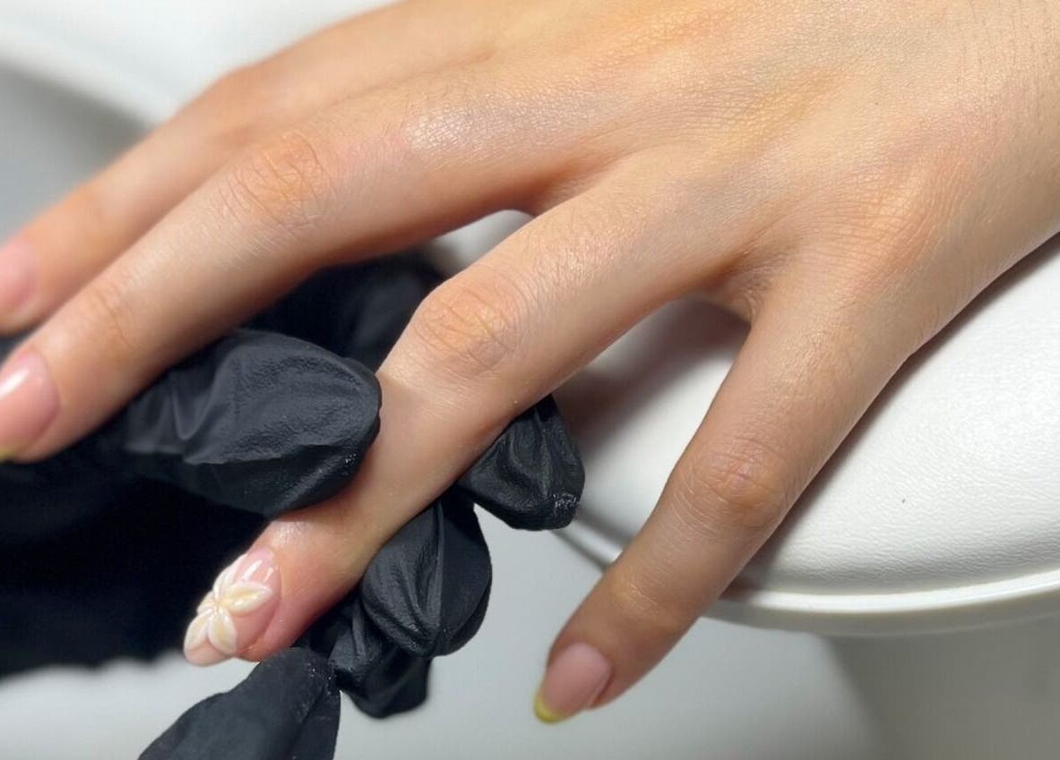 Intricate nail art at Russalon Beauty Studio in Marrakech-safi, Marrakech-safi, MA, showcasing refined elegance.