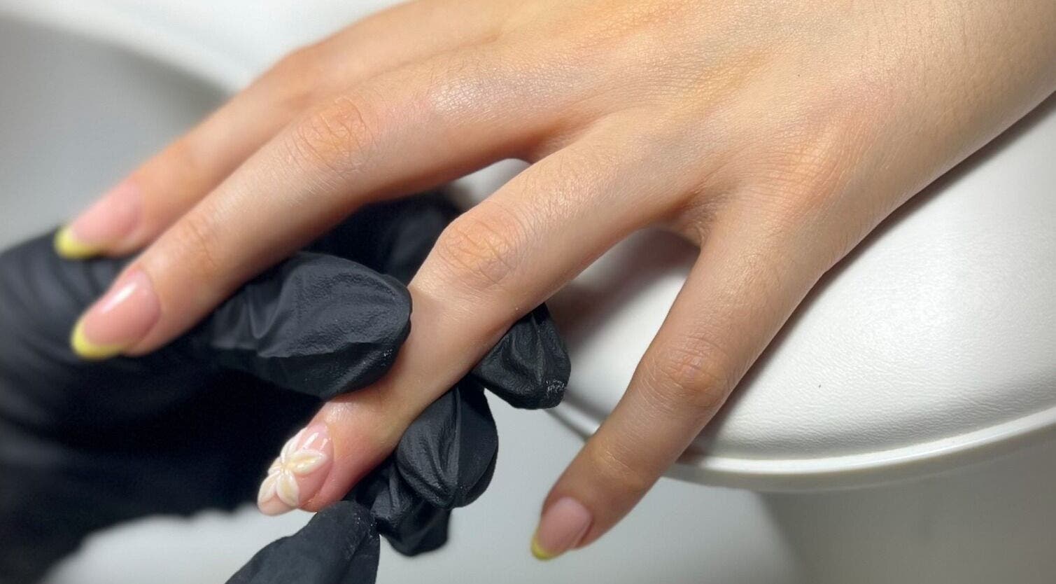 Intricate nail art at Russalon Beauty Studio in Marrakech-safi, Marrakech-safi, MA, showcasing refined elegance.