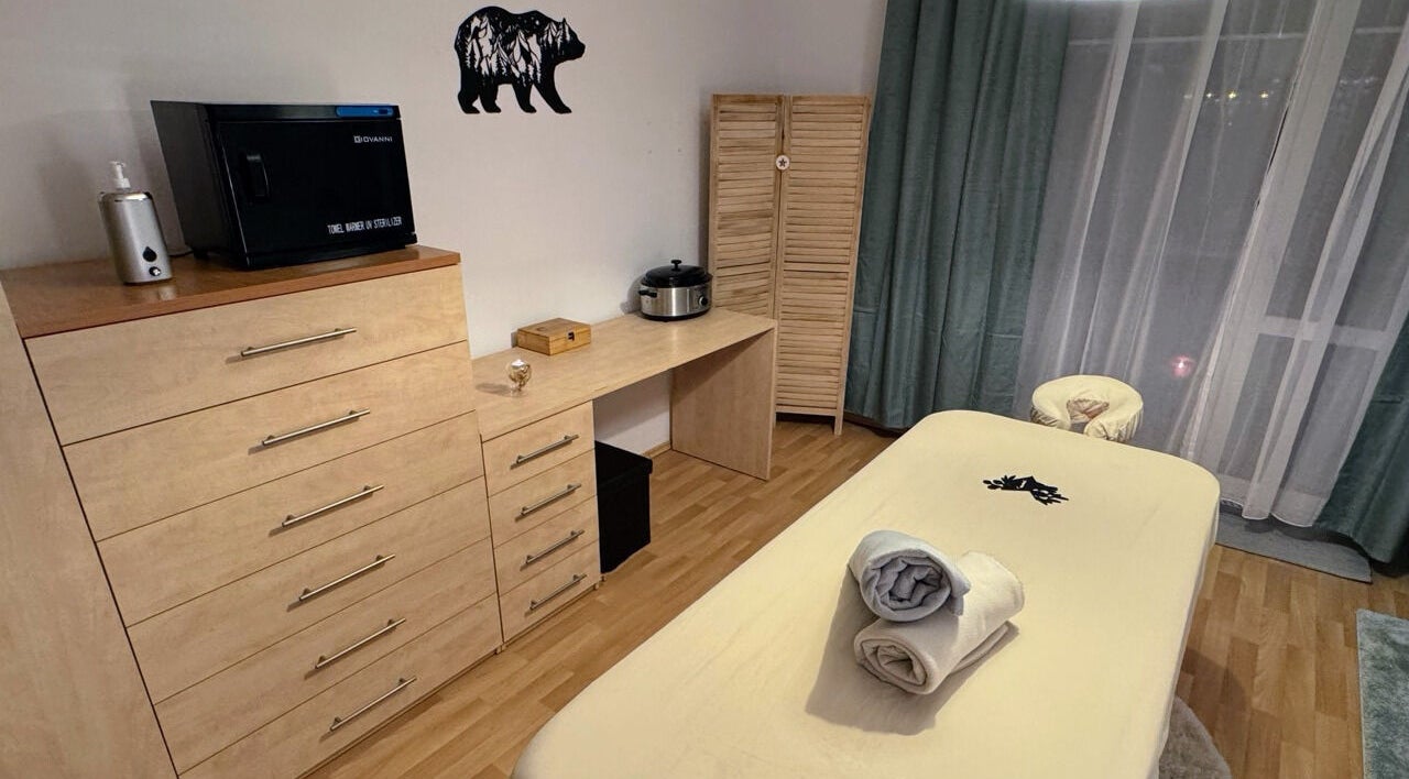 Masážní místnost v Masáže Plzeň - Eliška Mášková, Plzeň, Plzeňský Kraj, CZ s dekoračními prvky.