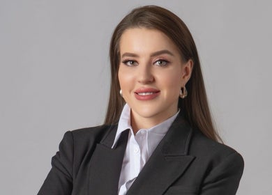 Professional at Contourista London - Mobile Services in London, England, GB showcasing beauty expertise.