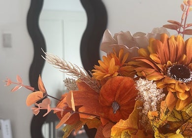 Autumn floral arrangement at Lashesby.S.Louisex, Wombwell, England, GB, enhancing beauty and tranquility.