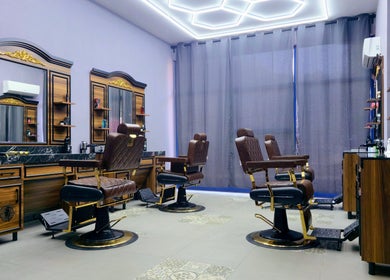 Стилен интериор на фризьорски салон в БАНАНА БРАДЪРС ЕООД, София, Област София, BG.