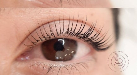 Close-up de cílios realçados no AB Beauty - Amanda Butturini Beauty, Sabadell, Catalunya, ES.