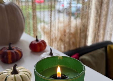 Атмосферне осіннє декорування з запаленими свічками в T&T studio, Щецин, Воєводство Західнопоморське, PL.