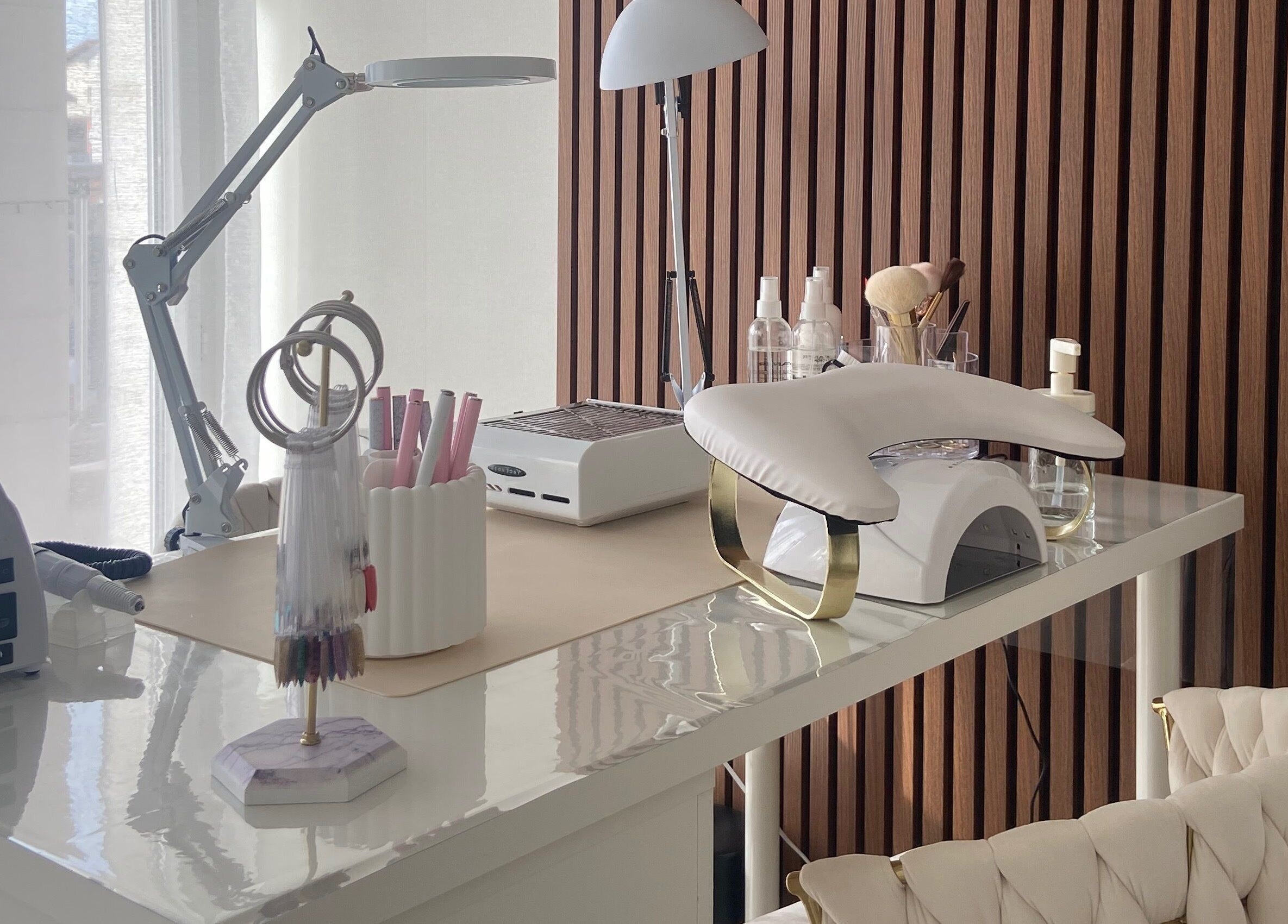 Espace beauté moderne à EP studio, Laneuveville-devant-nancy, Grand Est, FR avec équipements élégants.