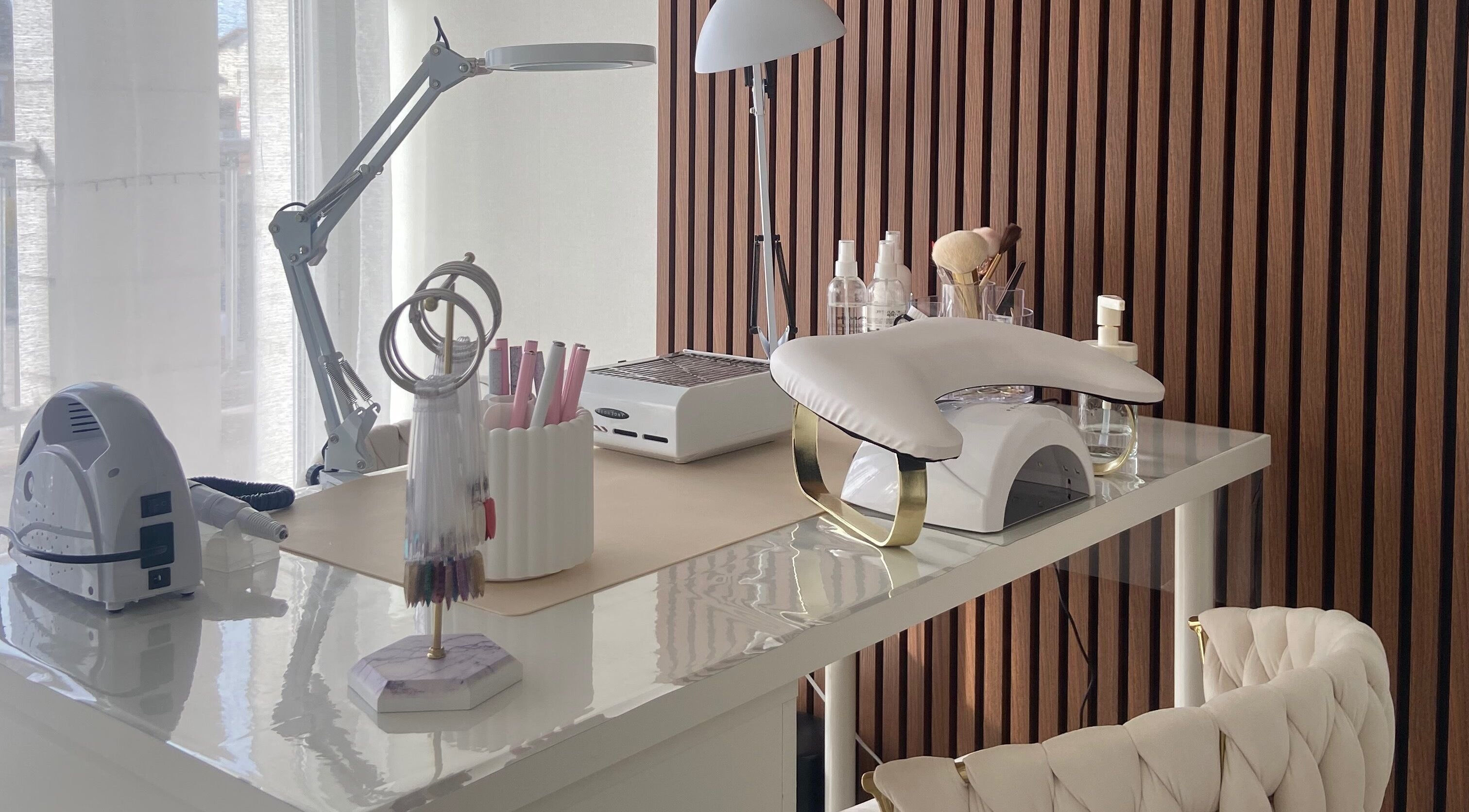 Espace beauté moderne à EP studio, Laneuveville-devant-nancy, Grand Est, FR avec équipements élégants.