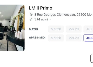 Intérieur chic du salon Test à Crosey le Grand, FR avec fauteuils modernes et déco raffinée.