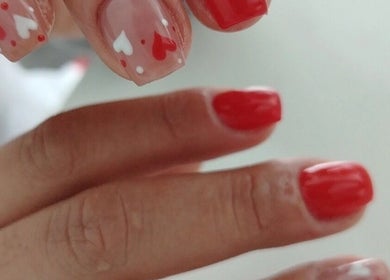 Red heart-themed nail art at Cassi Nails, Guadalupe, Zacatecas, MX.