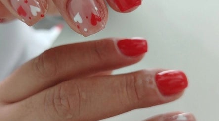 Red heart-themed nail art at Cassi Nails, Guadalupe, Zacatecas, MX.