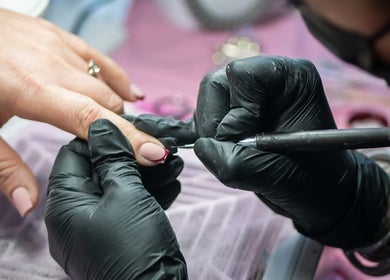 Manucure professionnelle à Les Griffes de Mimi, Beaulieu-sur-mer, Provence-alpes-côte D'azur, FR.