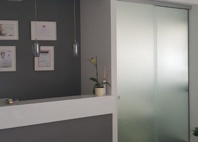 Recepcija u Beauty centar Eos, Zagreb, Grad Zagreb, HR s modernim dizajnom i biljkama.
