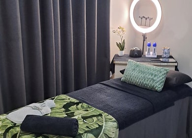 Relaxing treatment room at BeautyMe in Cape Town, Western Cape, ZA with soothing decor and soft lighting.