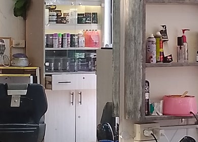 معدات الصالون ومنتجات العناية في مكان مكسكن، إربد، إربد، JO.