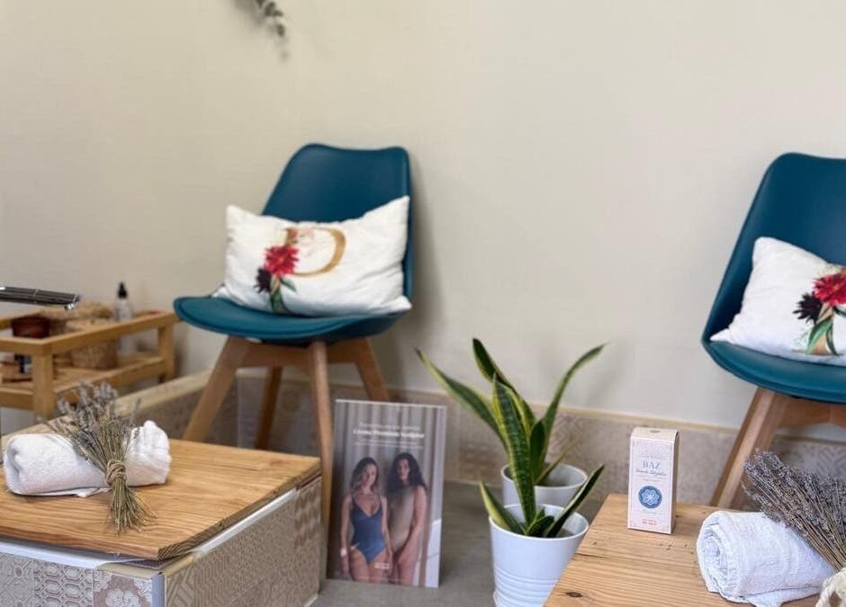 Elegant pedicure station at Centro Presume in Valdemoro, Comunidad De Madrid, ES with plush seating and decor.