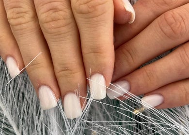 Элегантный нежный маникюр в Manicure & Pedicure Pašilaičiai, Вильнюс, Вильнюсский уезд, LT.