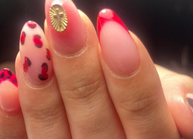 Stijlvolle nagels met uniek ontwerp bij Beauty Nails in Emmen, Drenthe, NL.