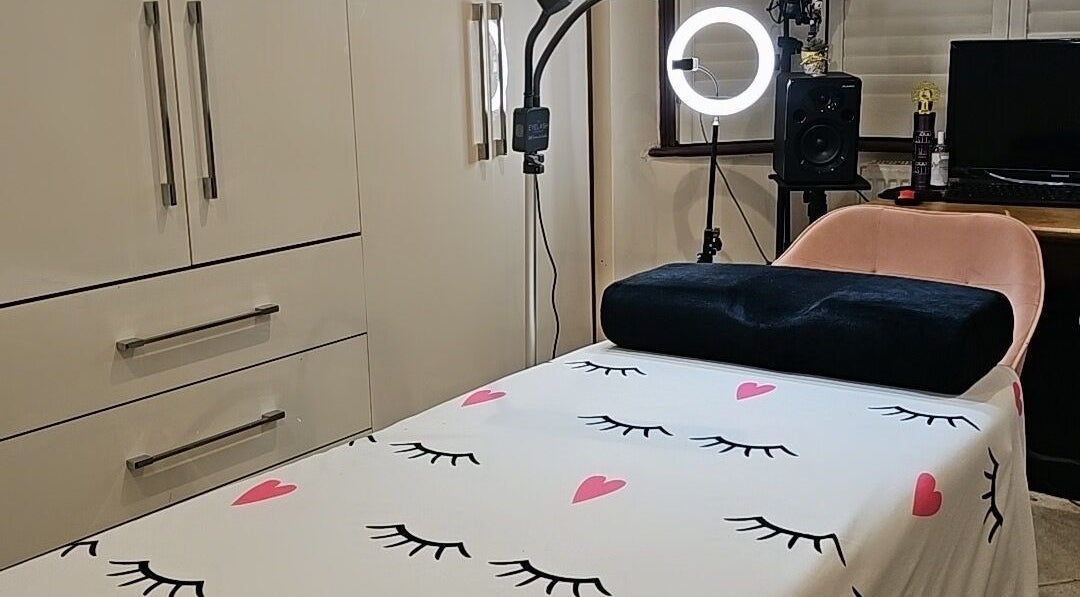 Современный кабинет для наращивания ресниц в Dora Lash, Чигвелл, Англия, GB.