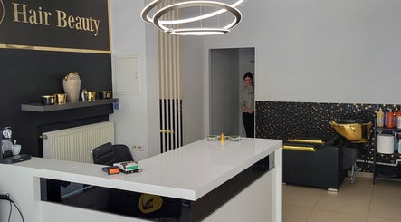 Stylowa recepcja w AP HAIR BEAUTY, Częstochowa, Województwo Śląskie, PL, z nowoczesnym oświetleniem.