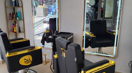 Eleganckie krzesła fryzjerskie w AP HAIR BEAUTY, Częstochowa, Województwo Śląskie, PL.