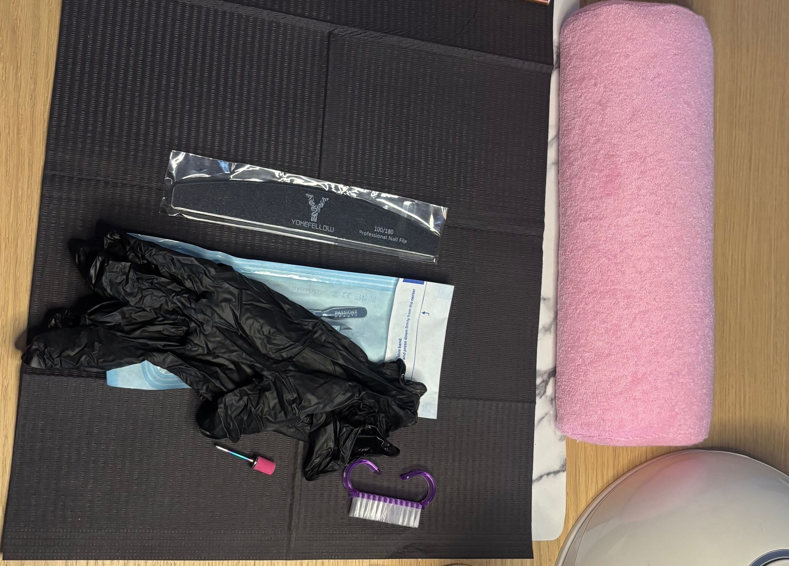 Strumenti per la preparazione unghie presso NS nails studio, Bodio, Ticino, CH.